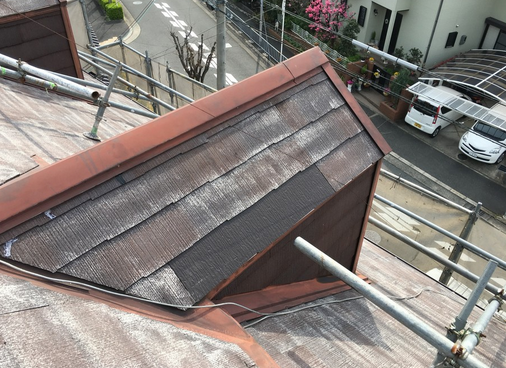 ① 割れたスレートの差し替え